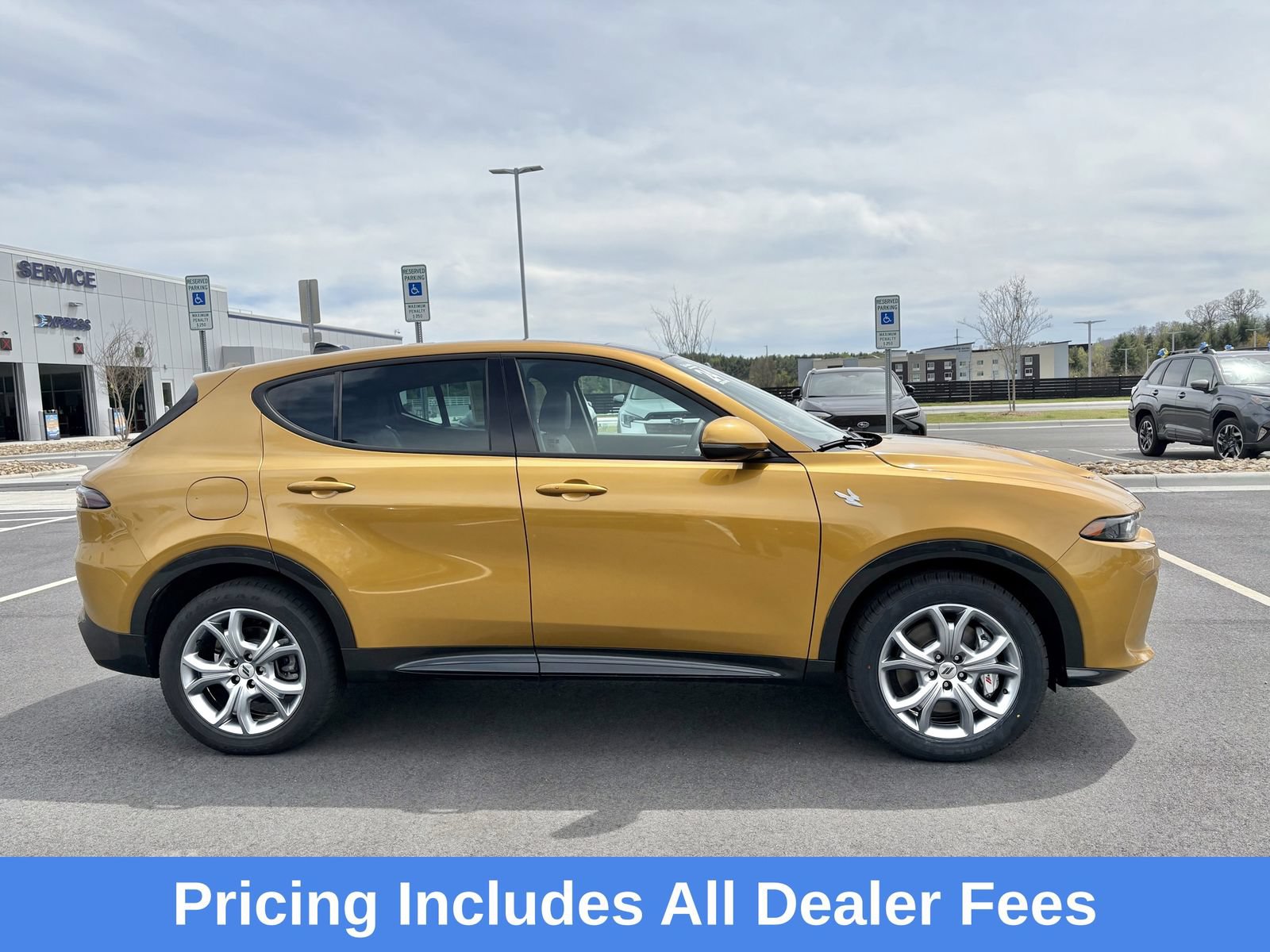 Used 2024 Dodge Hornet R/T Plus AWD/4WD image 13