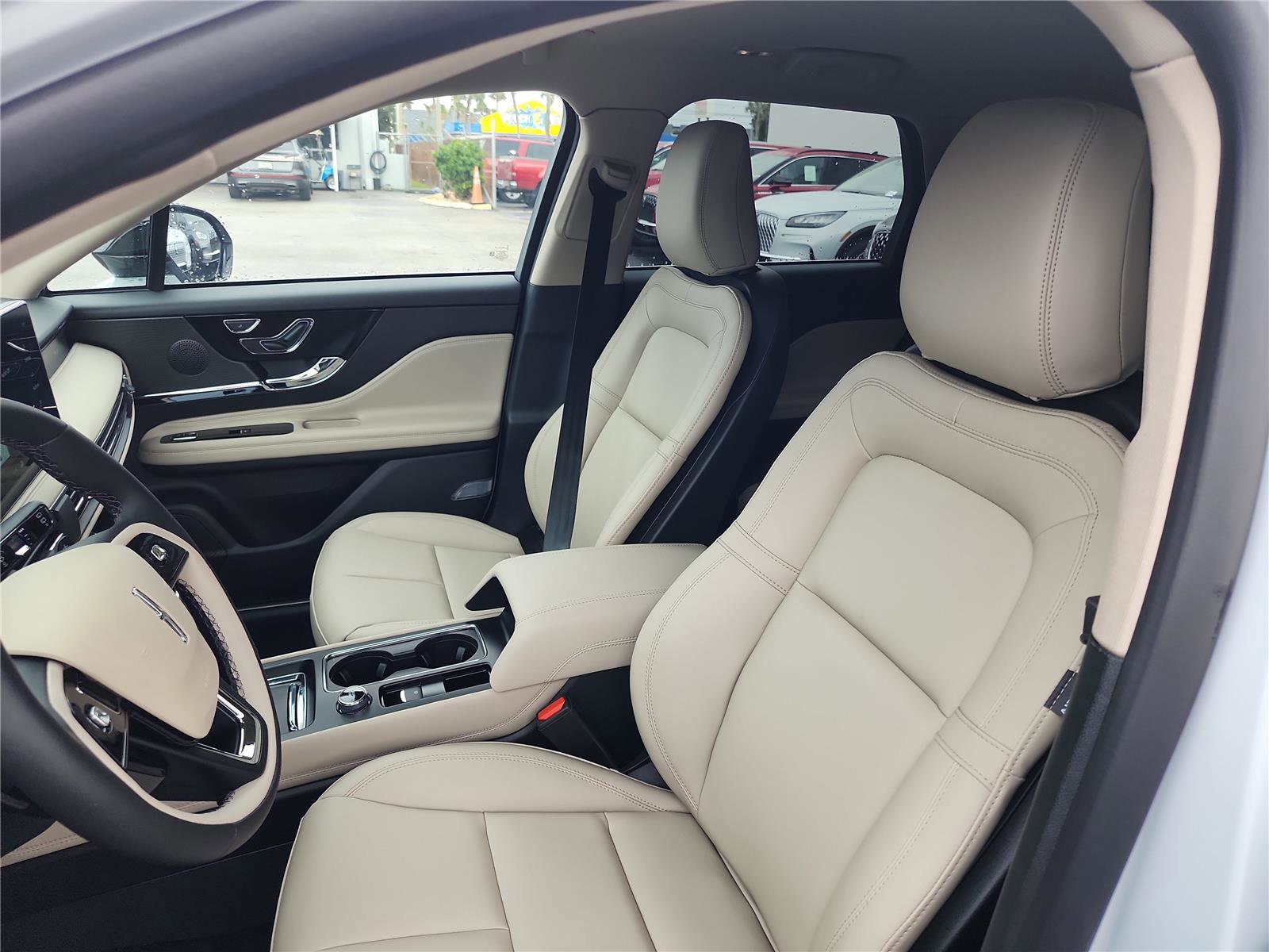 New 2026 Lincoln Corsair Premiere image 14