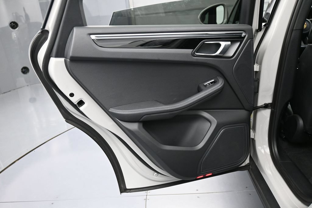 Certified 2023 Porsche Macan Turbo AWD/4WD image 22
