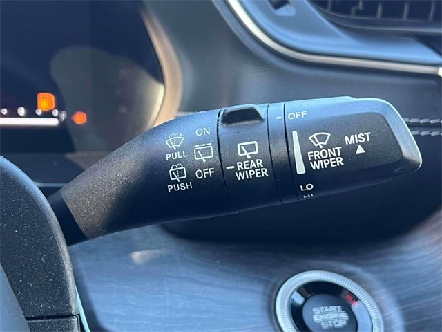 Used 2022 Jeep Grand Cherokee L Limited w/ Black Appearance Package image 24