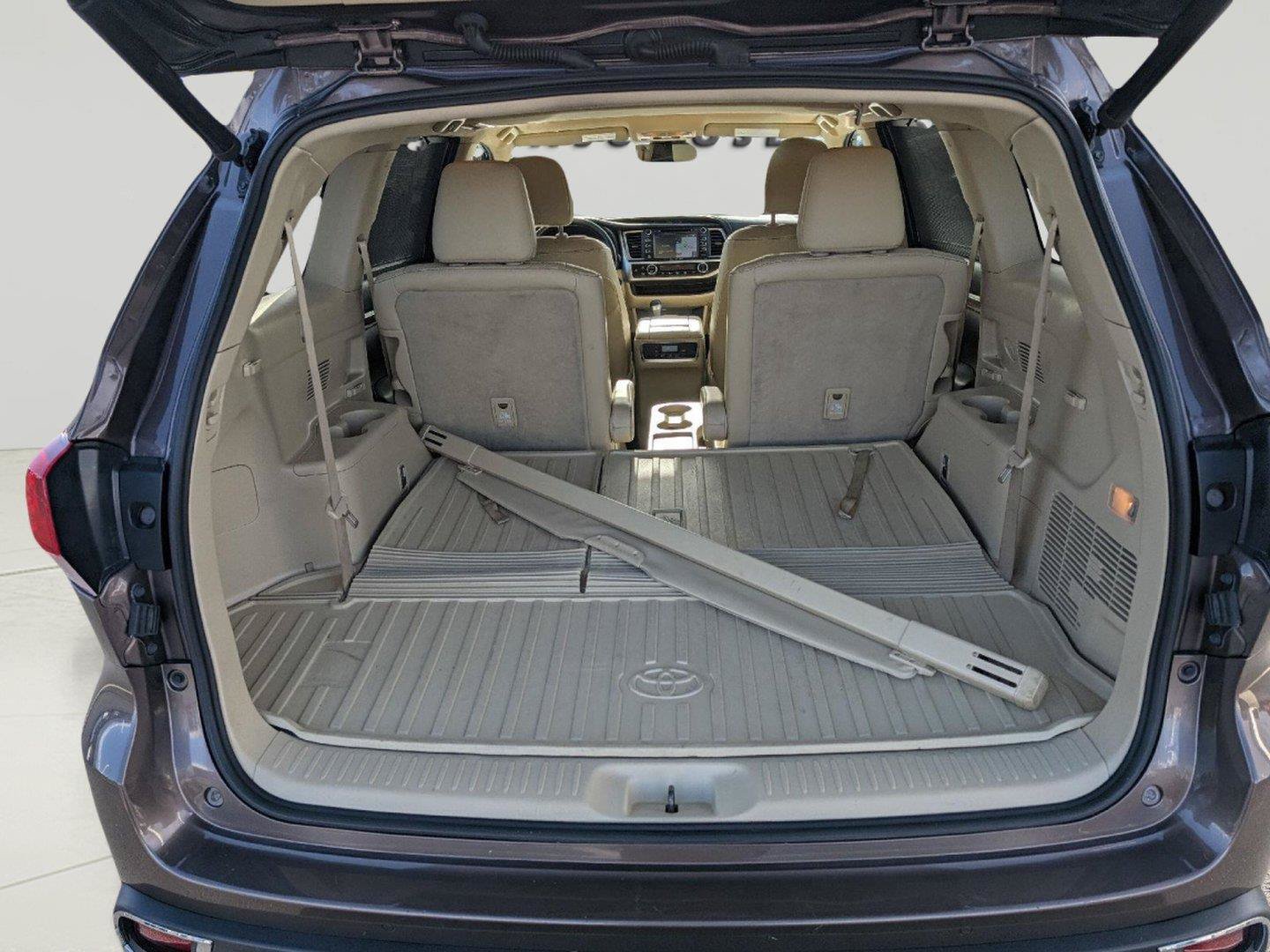 Used 2019 Toyota Highlander Limited AWD/4WD image 26