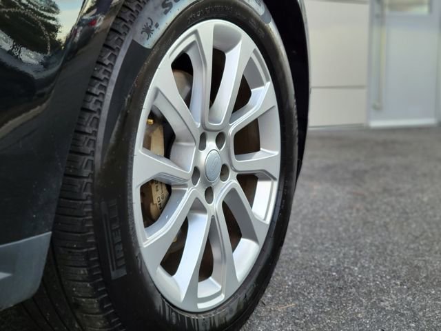 Used 2025 Land Rover Range Rover Sport SE image 44