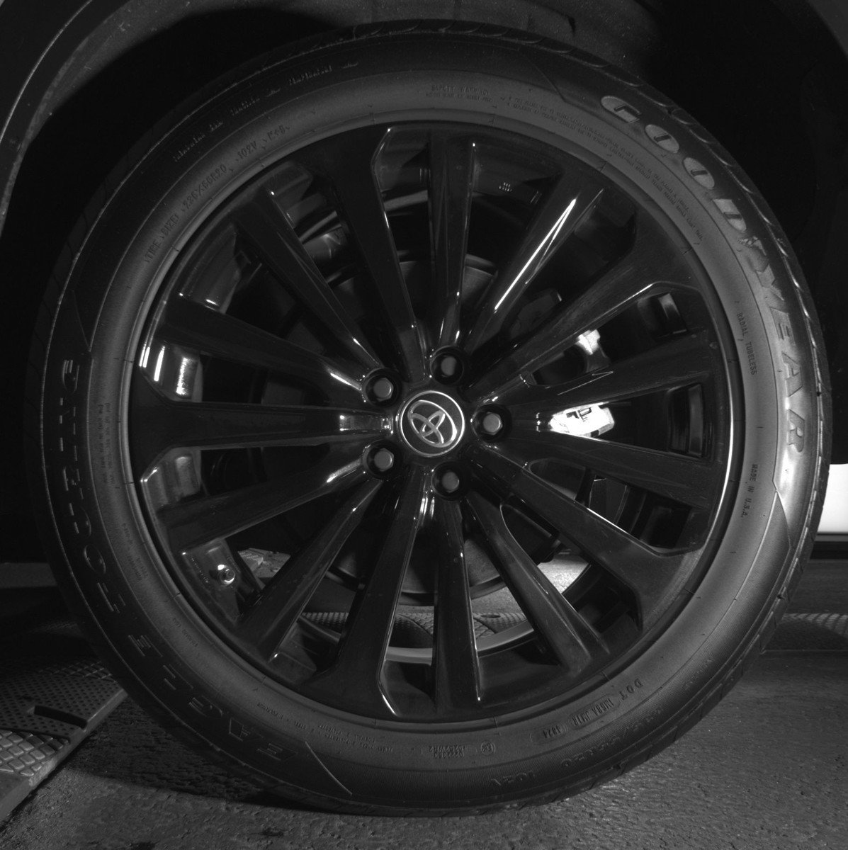 Used 2025 Toyota Highlander XSE image 14