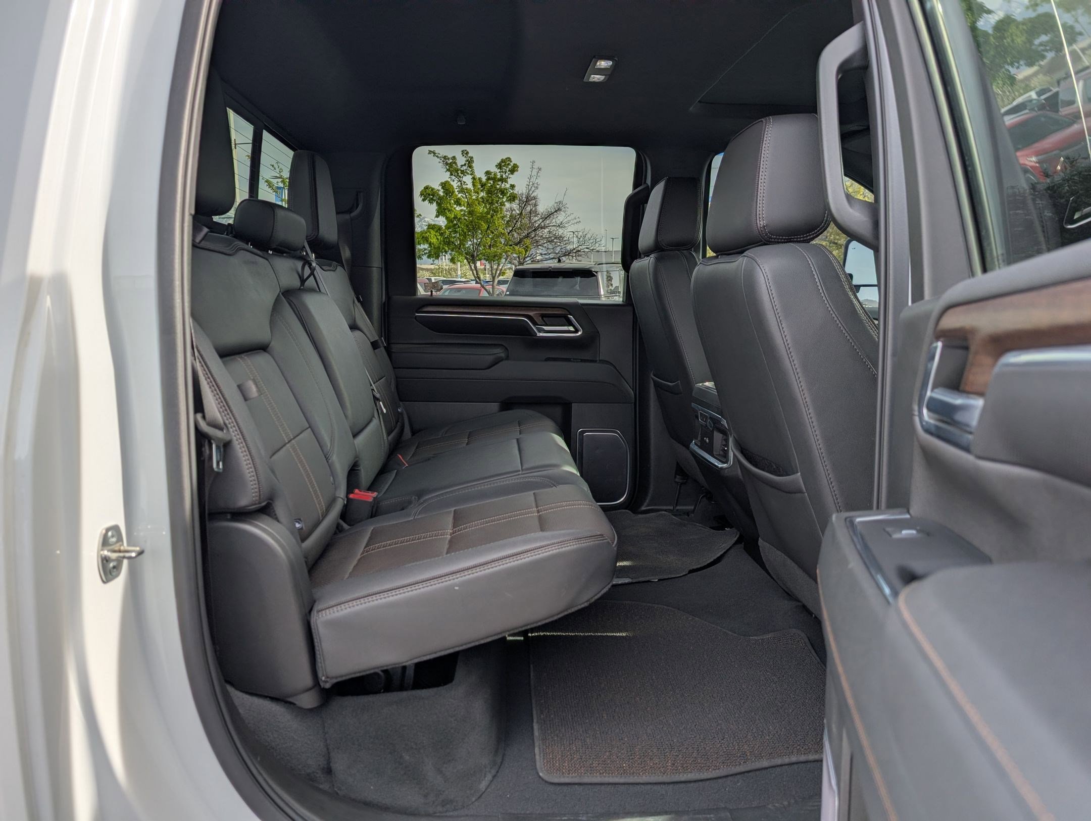 Certified 2024 Chevrolet Silverado 3500 High Country w/ Technology Package image 26