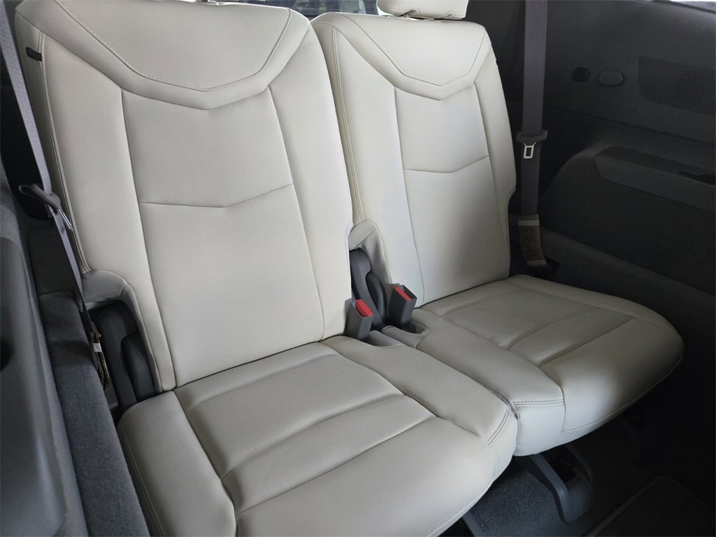 Used 2025 Cadillac XT6 Premium Luxury image 23