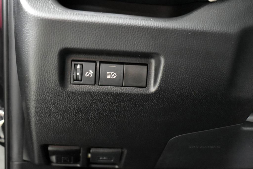 Used 2021 Toyota RAV4 XLE image 11