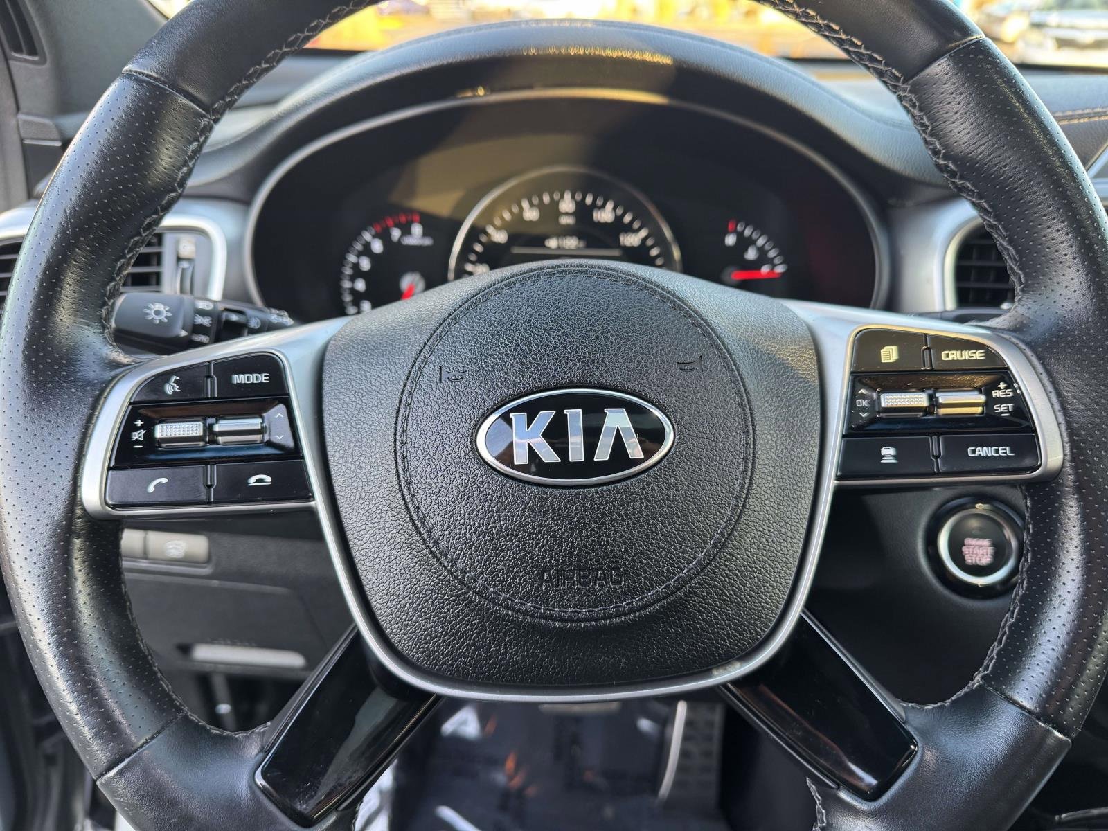 Used 2019 Kia Sorento SX image 16