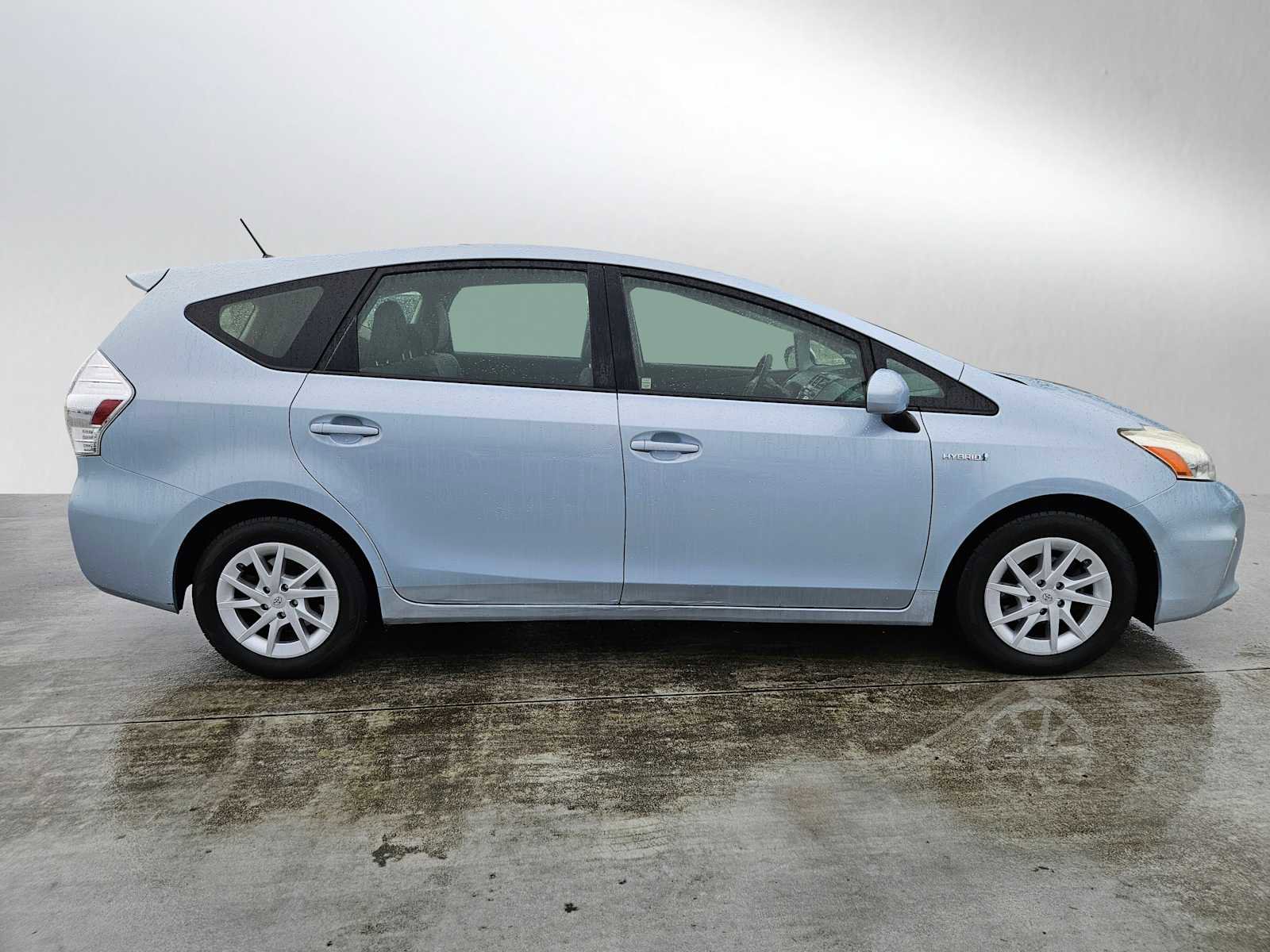 Used 2013 Toyota Prius V Three image 8