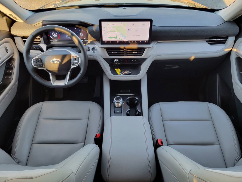 Certified 2025 Ford Explorer Active w/ Active Comfort Package image 18
