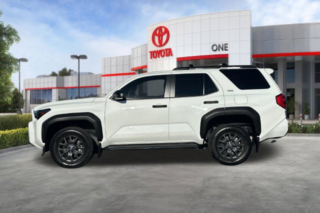 Certified 2025 Toyota 4Runner SR5 AWD/4WD image 9