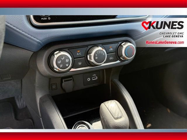 Used 2025 Nissan Versa SV FWD image 16