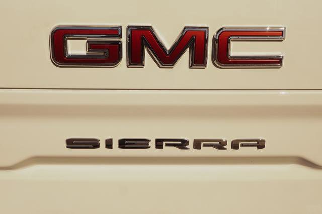 Used 2025 GMC Sierra 1500 SLT w/ SLT Premium Plus Package image 44