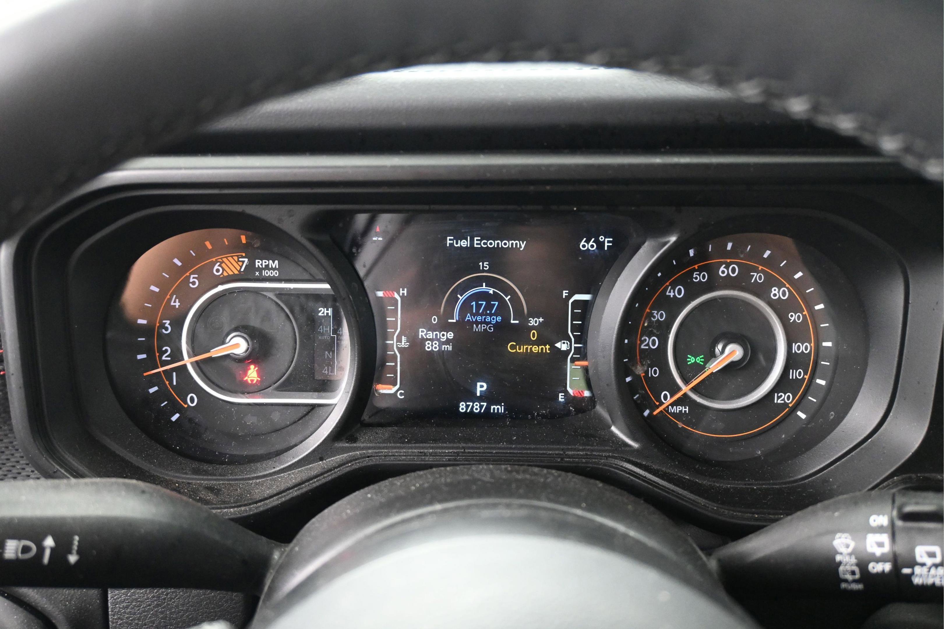 Used 2025 Jeep Wrangler Unlimited Rubicon AWD/4WD image 26