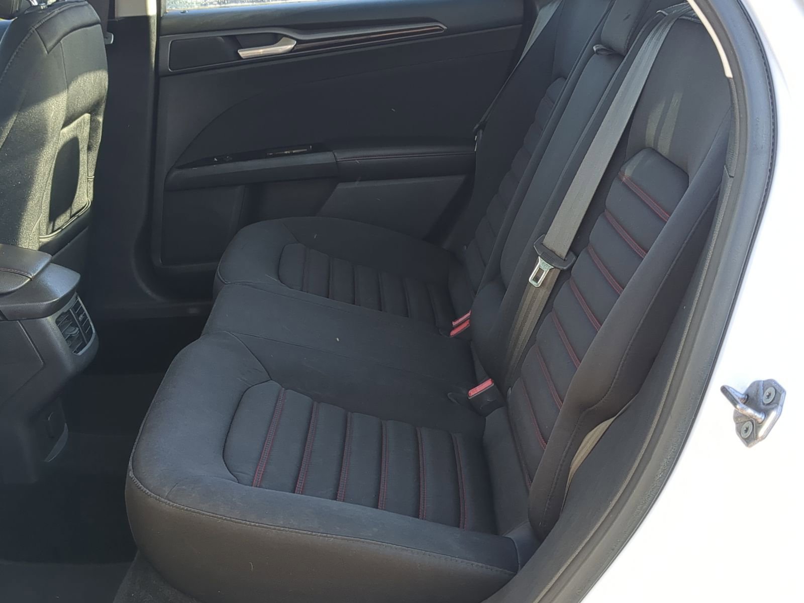 Used 2013 Ford Fusion SE FWD image 23