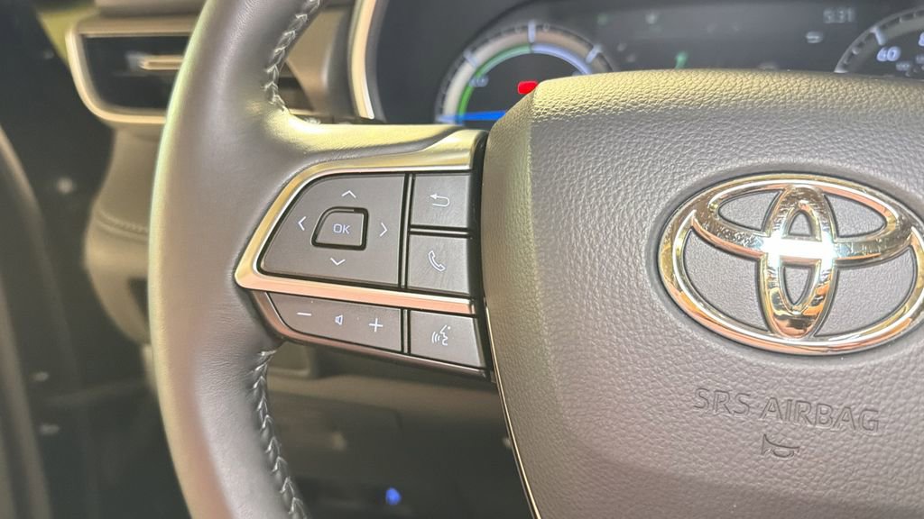 Used 2021 Toyota Highlander XLE image 32