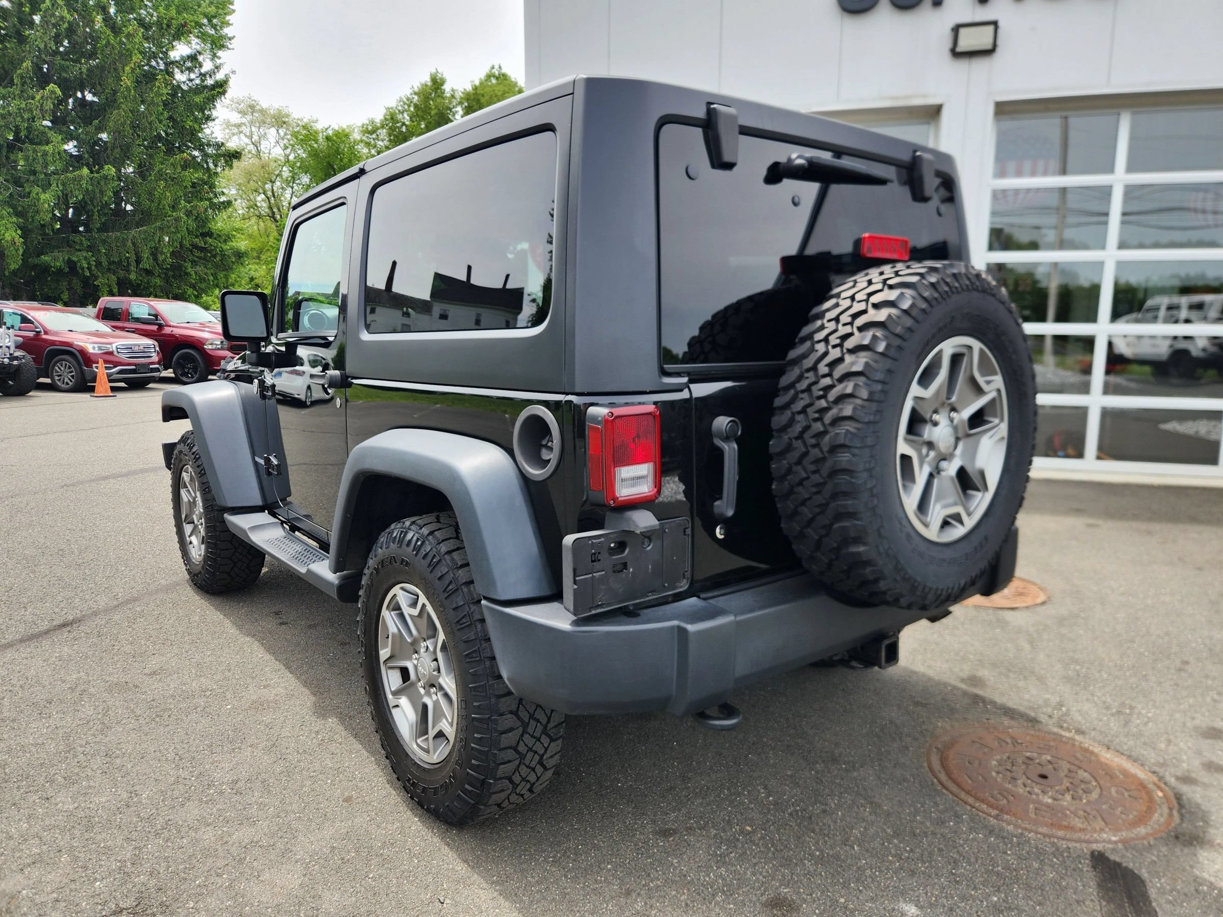 Used 2013 Jeep Wrangler Rubicon w/ Dual Top Group AWD/4WD image 12