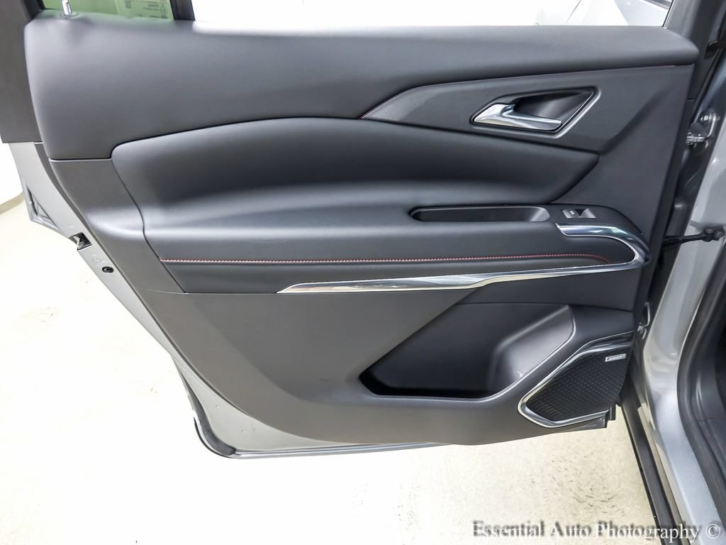 Used 2024 Chevrolet Traverse RS w/ LPO, Floor Liner Package AWD/4WD image 23