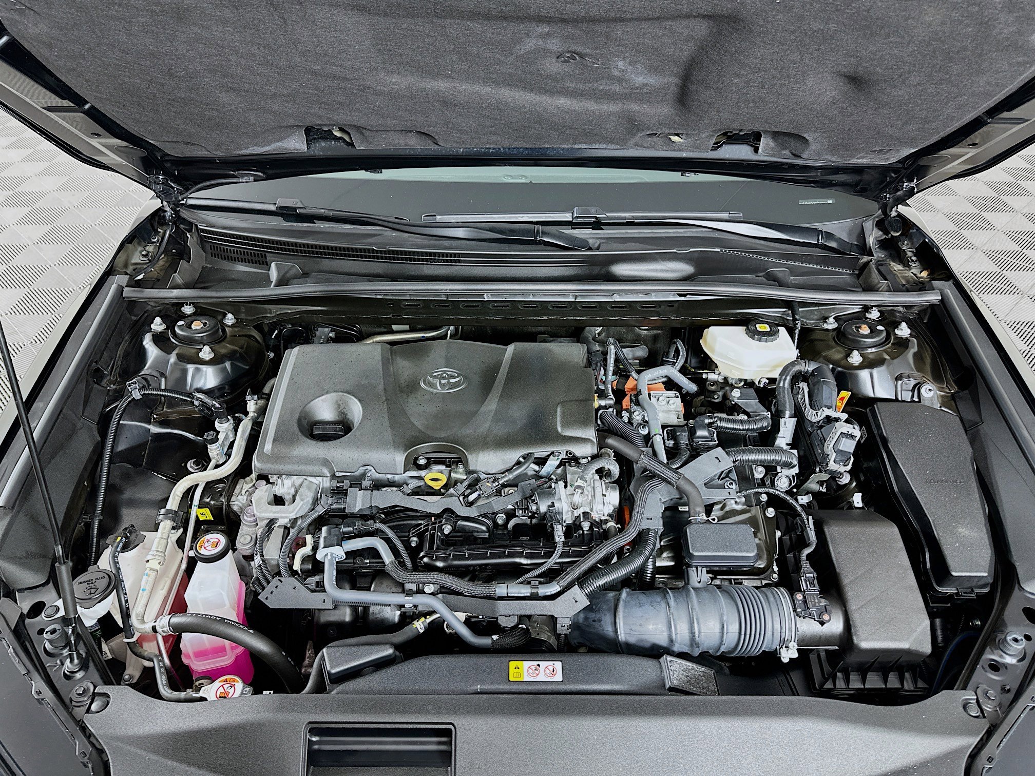 Used 2025 Toyota Camry LE image 31