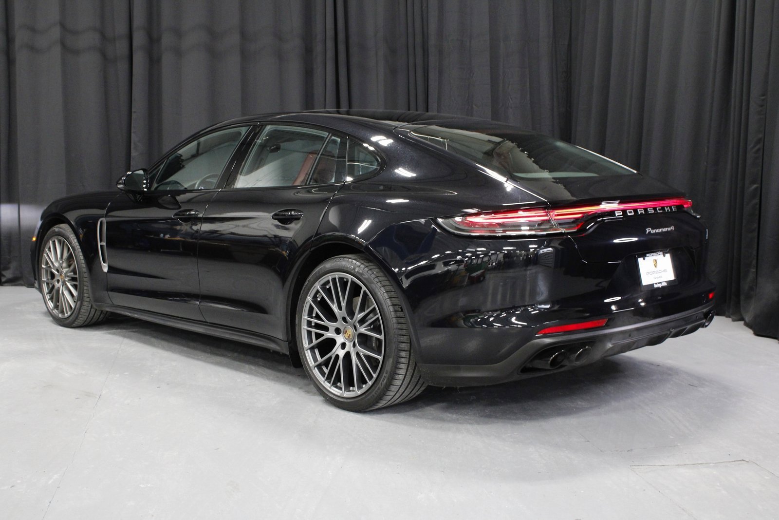Certified 2022 Porsche Panamera 4 Platinum Edition image 3