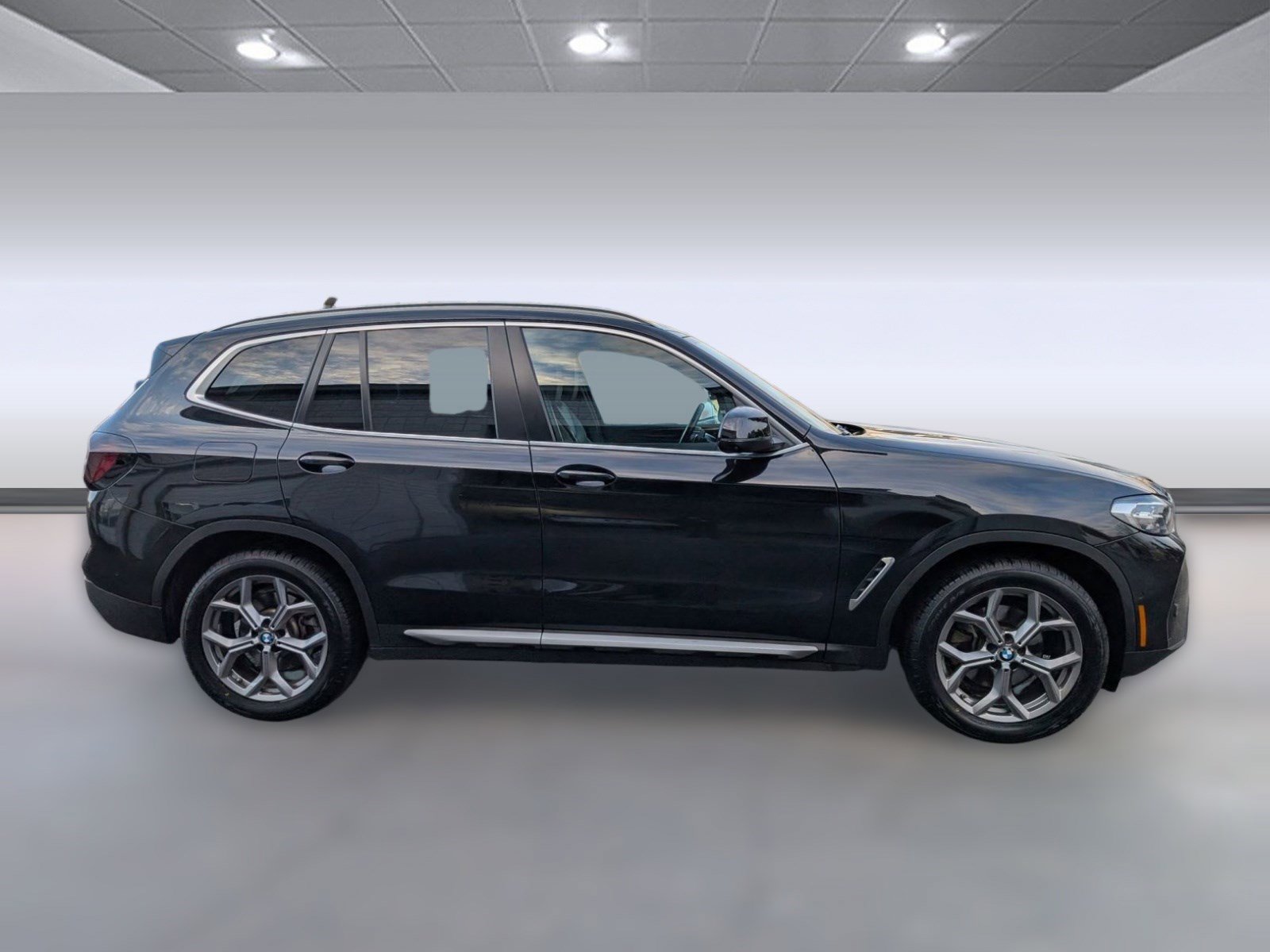 Used 2024 BMW X3 sDrive30i w/ Premium Package image 8