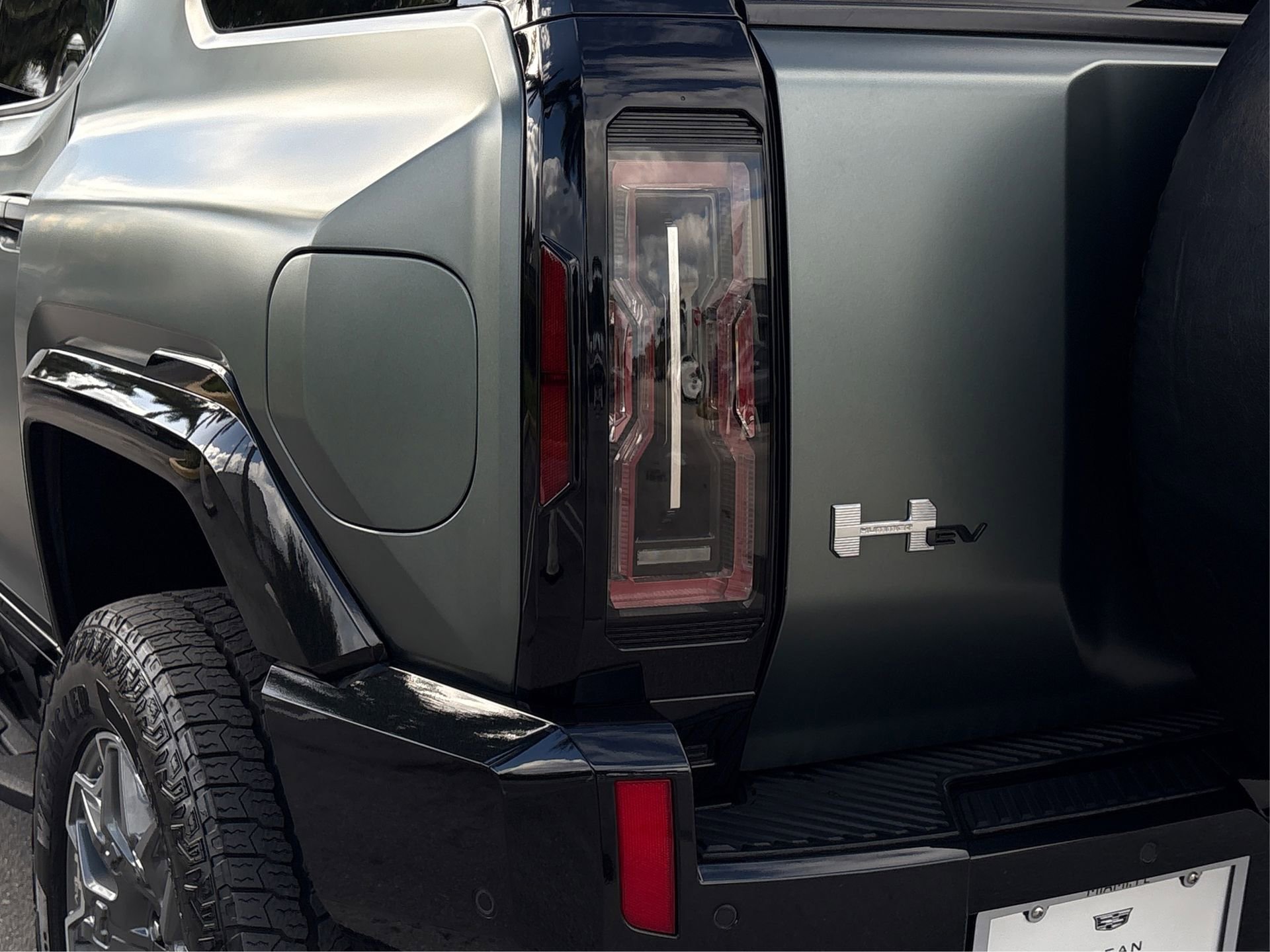 Used 2024 GMC Hummer EV 3X w/ LPO, Cargo Utility Package image 15