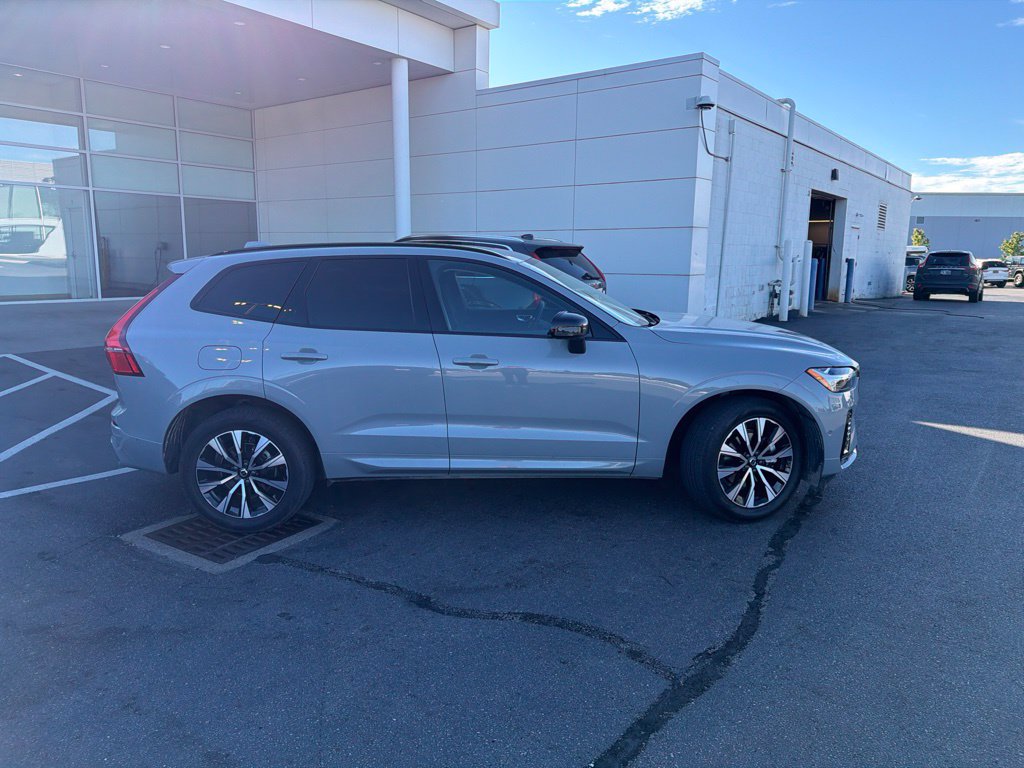 Used 2024 Volvo XC60 B5 Plus w/ Protection Package Premier AWD/4WD image 2