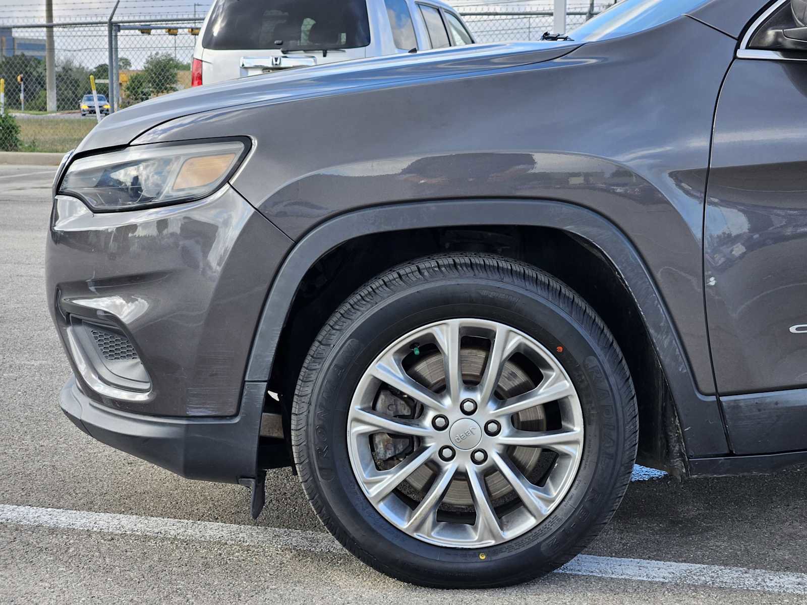 Used 2020 Jeep Cherokee Latitude Plus FWD image 8