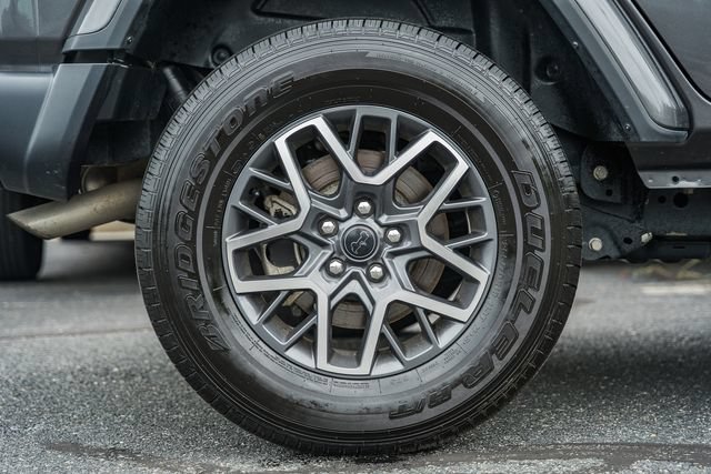 Used 2025 Jeep Wrangler Unlimited Sahara AWD/4WD image 27