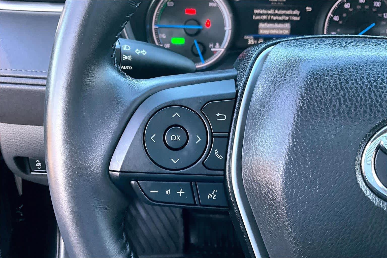 Certified 2024 Toyota Venza LE image 22