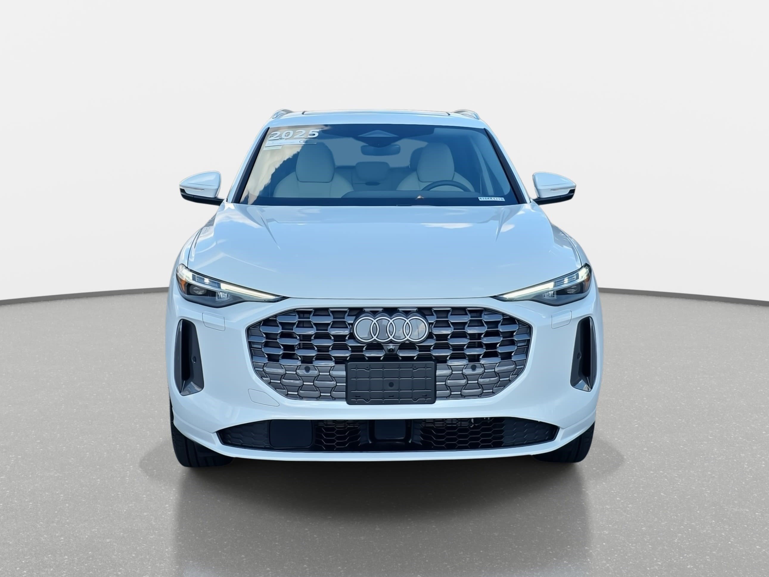 Certified 2025 Audi Q5 Premium Plus w/ Premium Plus image 2