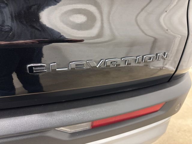 Used 2025 GMC Acadia Elevation image 12