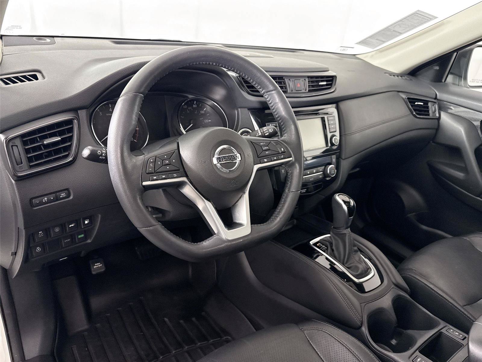 Used 2018 Nissan Rogue SL w/ Premium Package FWD image 4