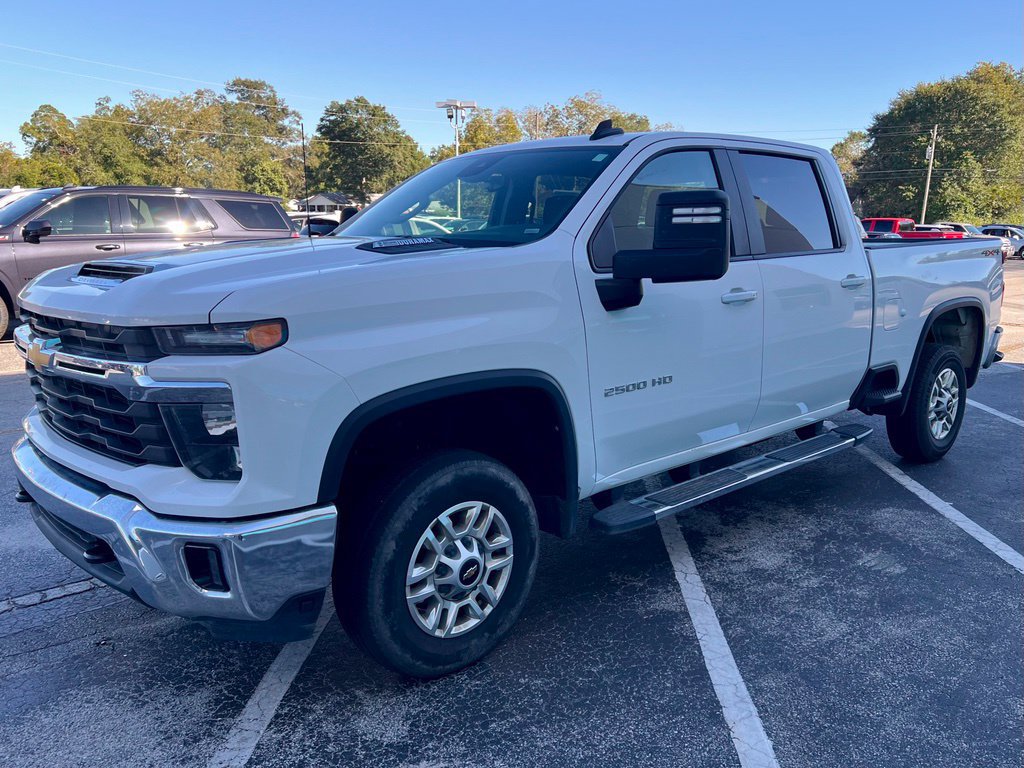Used 2025 Chevrolet Silverado 2500 LT w/ Convenience Package AWD/4WD image 31