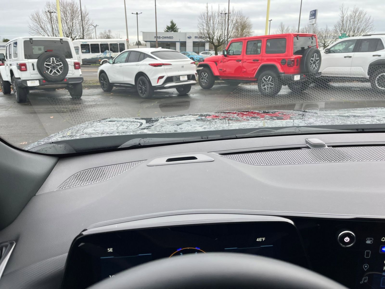 Used 2025 Chevrolet Equinox LT image 34