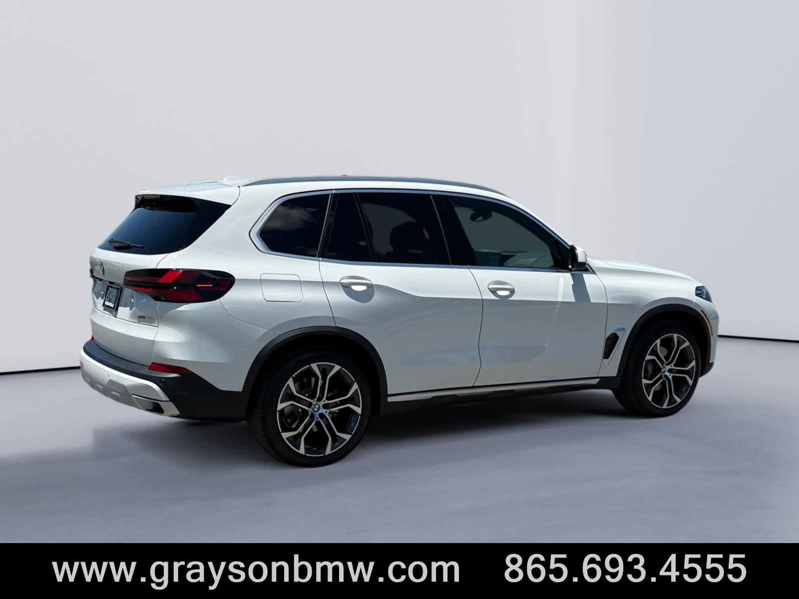 Used 2026 BMW X5 xDrive40i AWD/4WD image 3