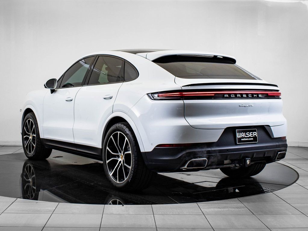 Certified 2024 Porsche Cayenne Coupe AWD/4WD image 3