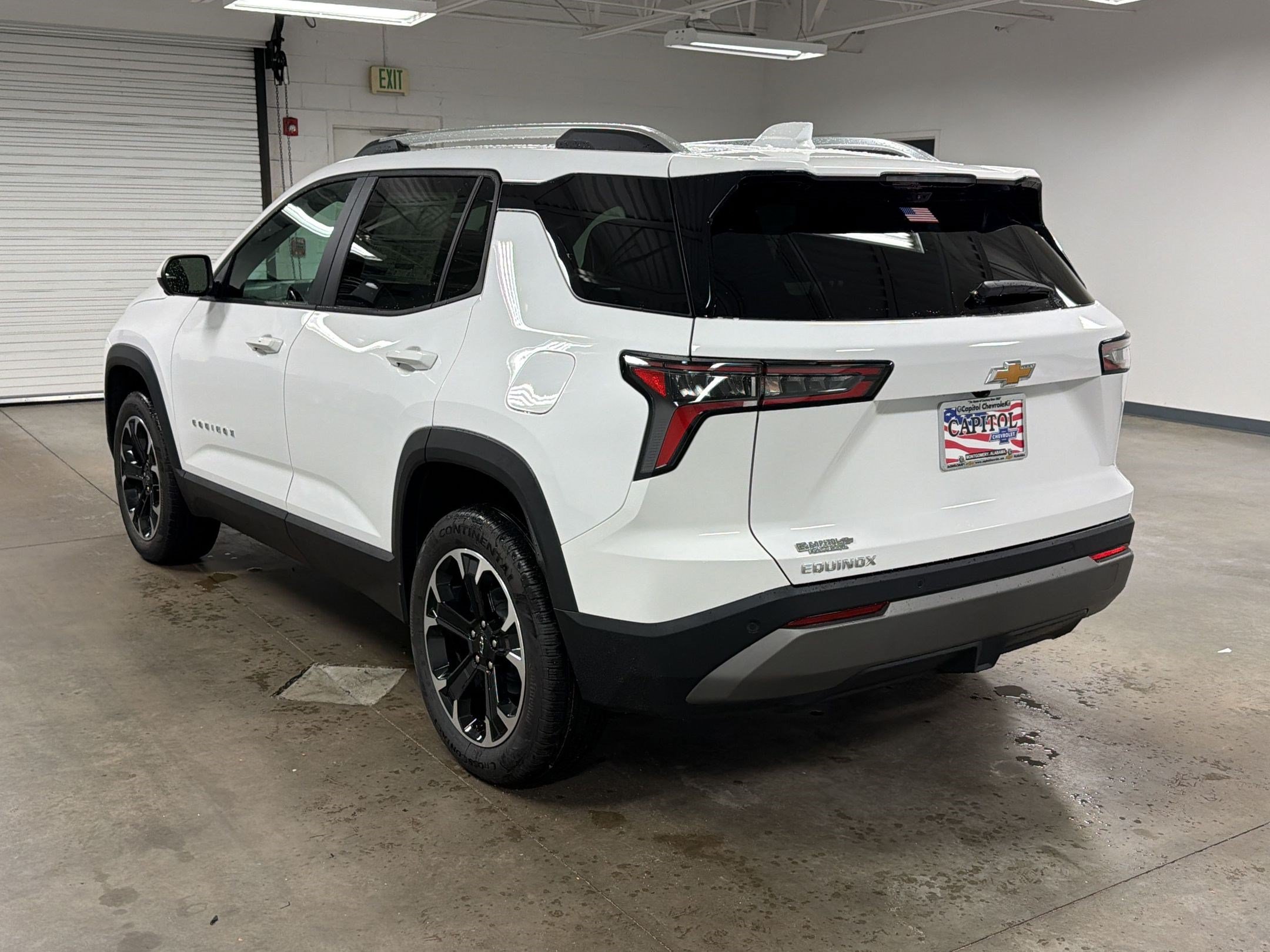 New 2026 Chevrolet Equinox LT w/ Convenience Package II FWD image 3