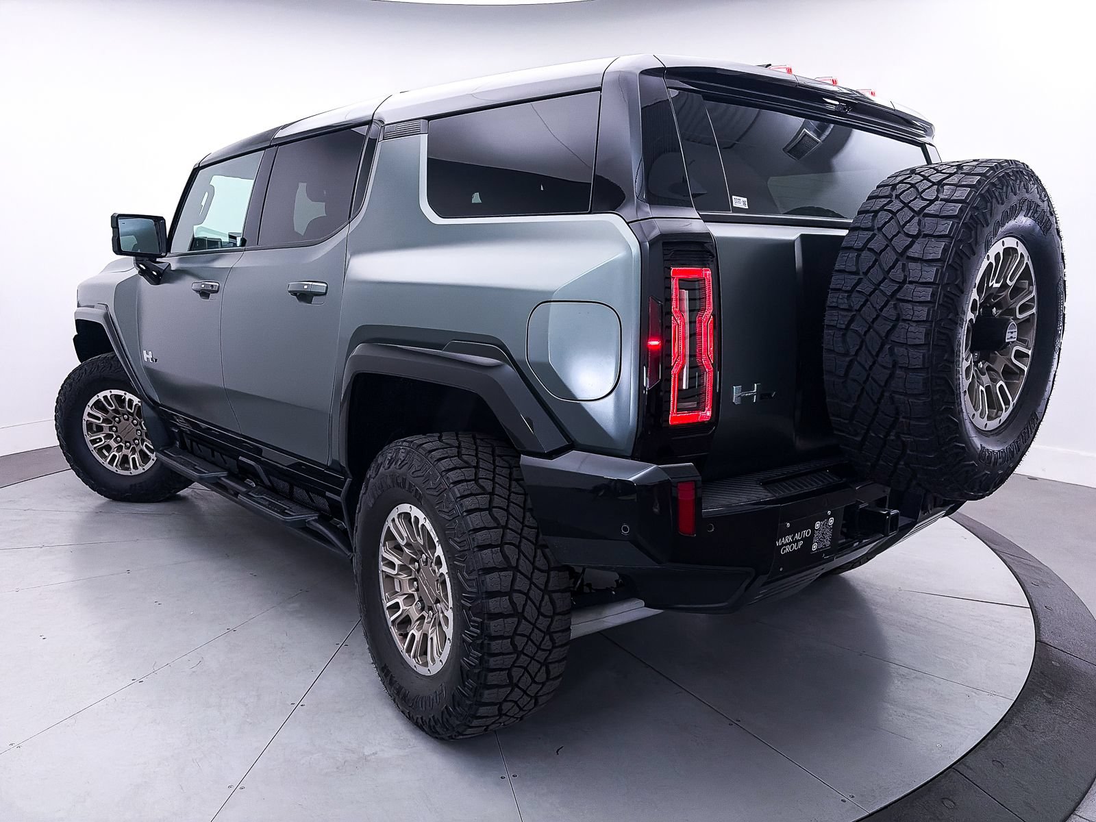 Used 2024 GMC Hummer EV 3X w/ Extreme Off-Road Package AWD/4WD image 2