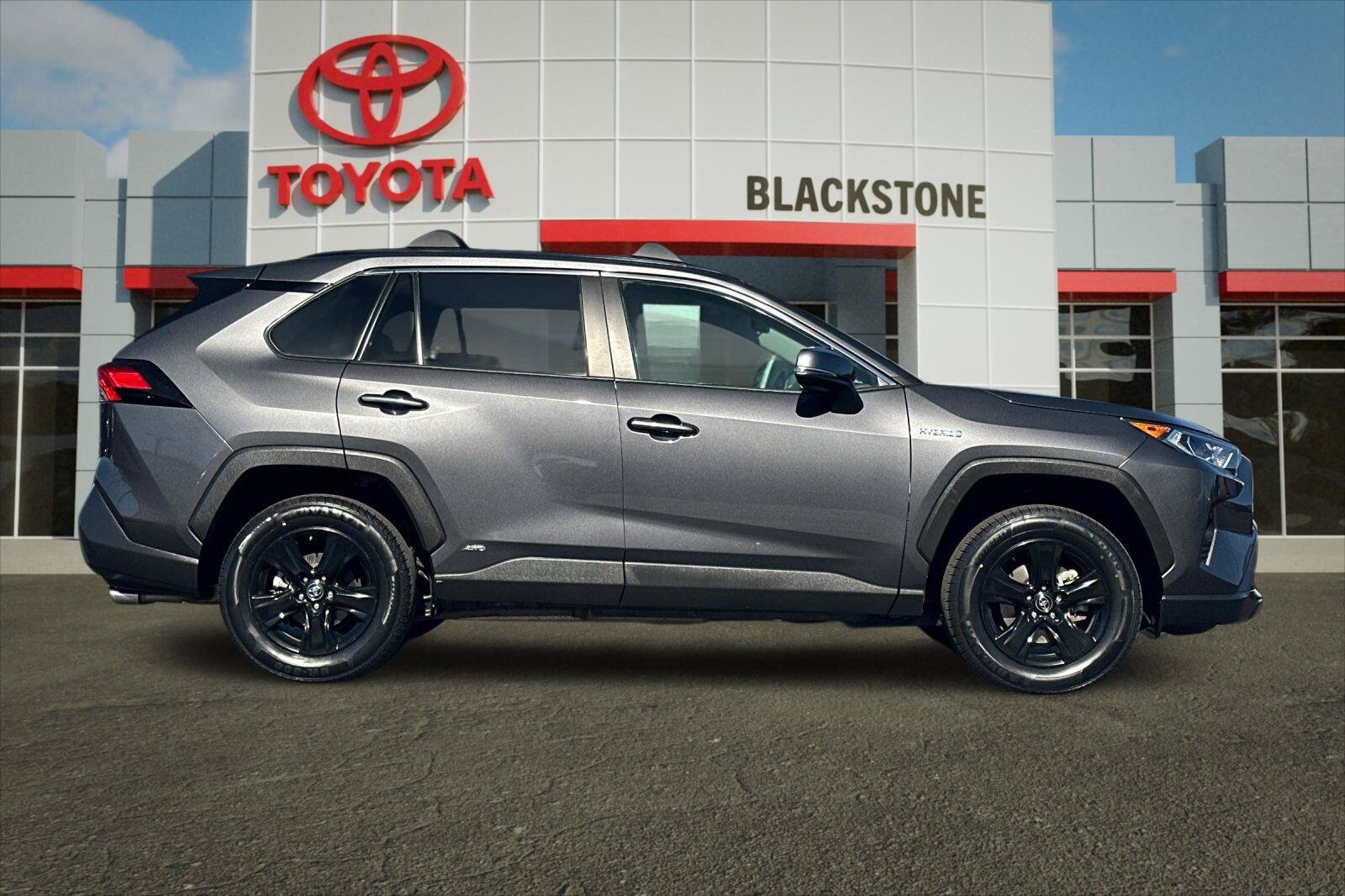 Certified 2020 Toyota RAV4 XLE w/ Convenience Package AWD/4WD image 2