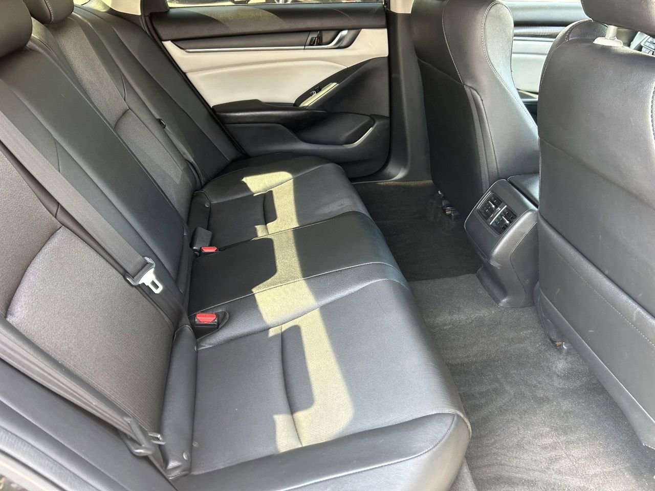 Used 2018 Honda Accord EX image 12