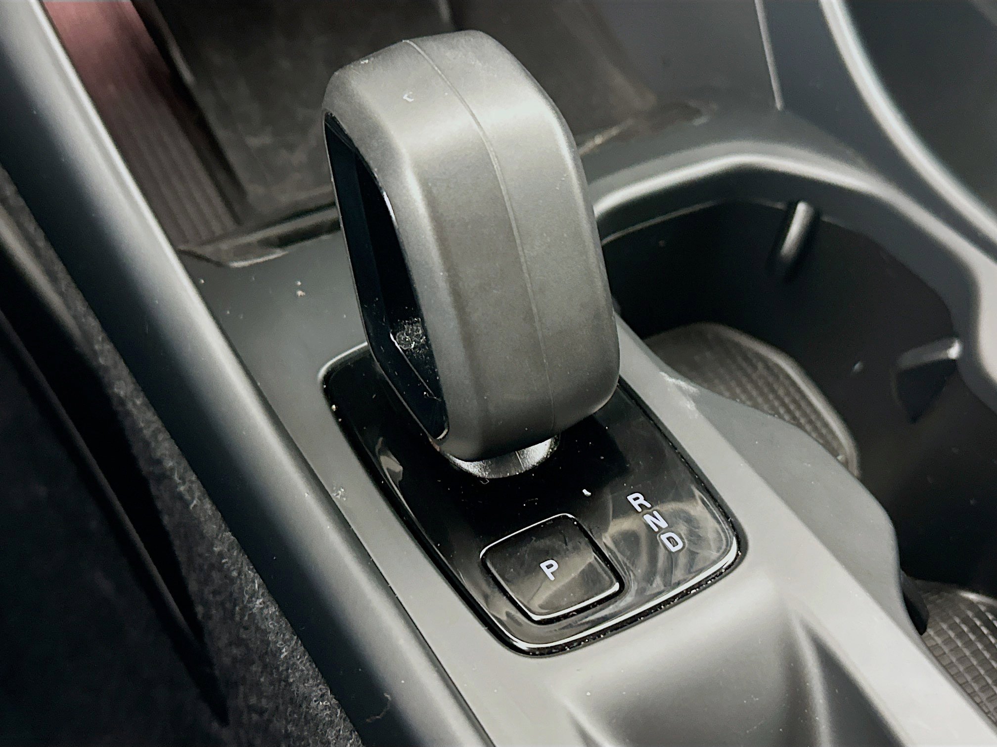 Used 2024 Volvo XC40 B5 Core image 23