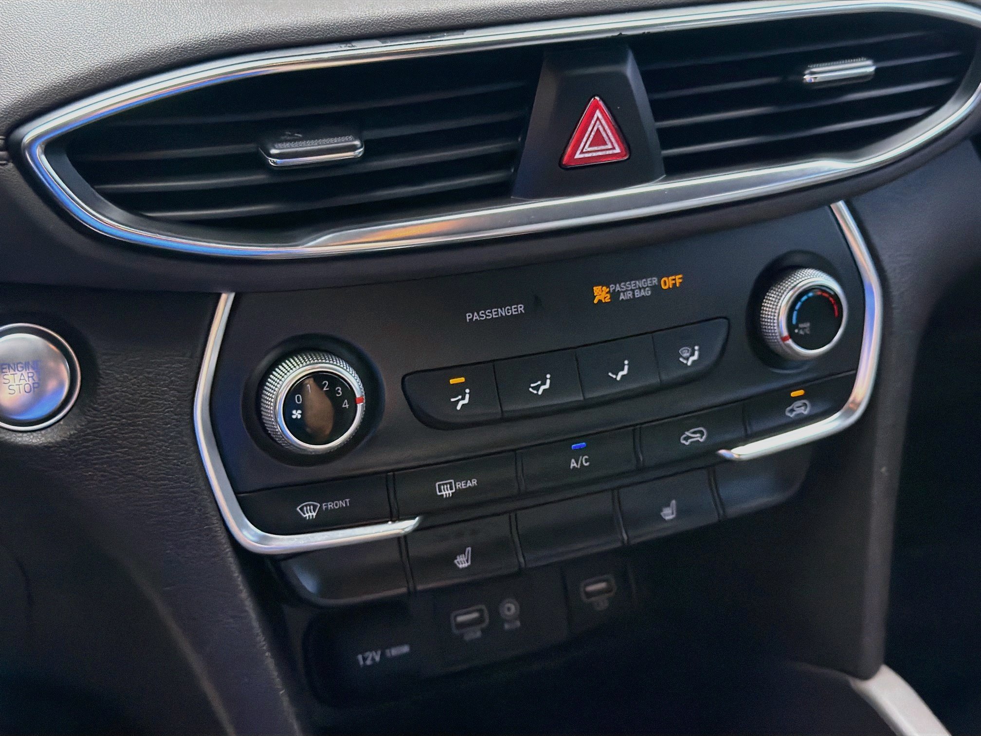 Used 2019 Hyundai Santa Fe SEL FWD image 12