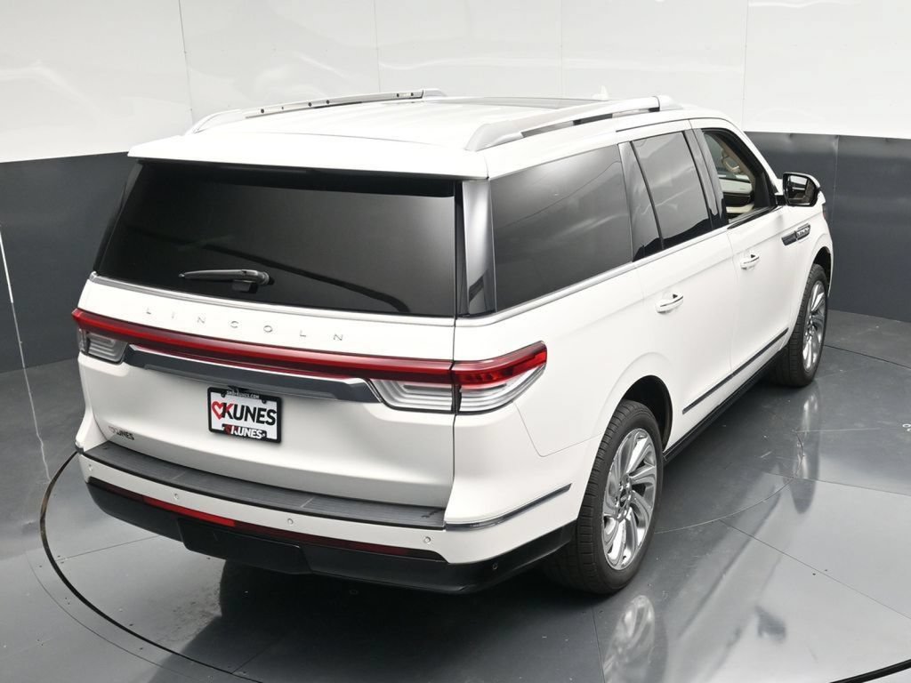 Used 2024 Lincoln Navigator Premiere AWD/4WD image 48