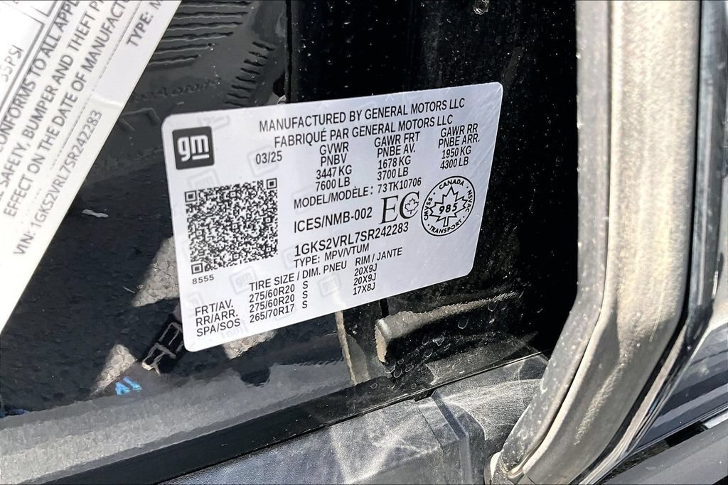Used 2025 GMC Yukon AT4 Ultimate w/ LPO, Floor Liner Package AWD/4WD image 17