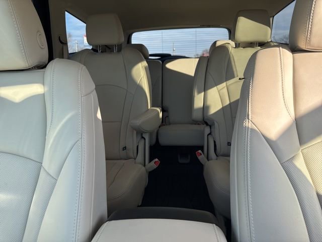 Used 2023 Buick Enclave Essence image 24