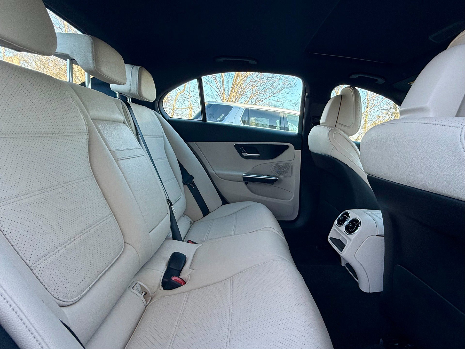 Used 2024 Mercedes-Benz C 300 Sedan image 17