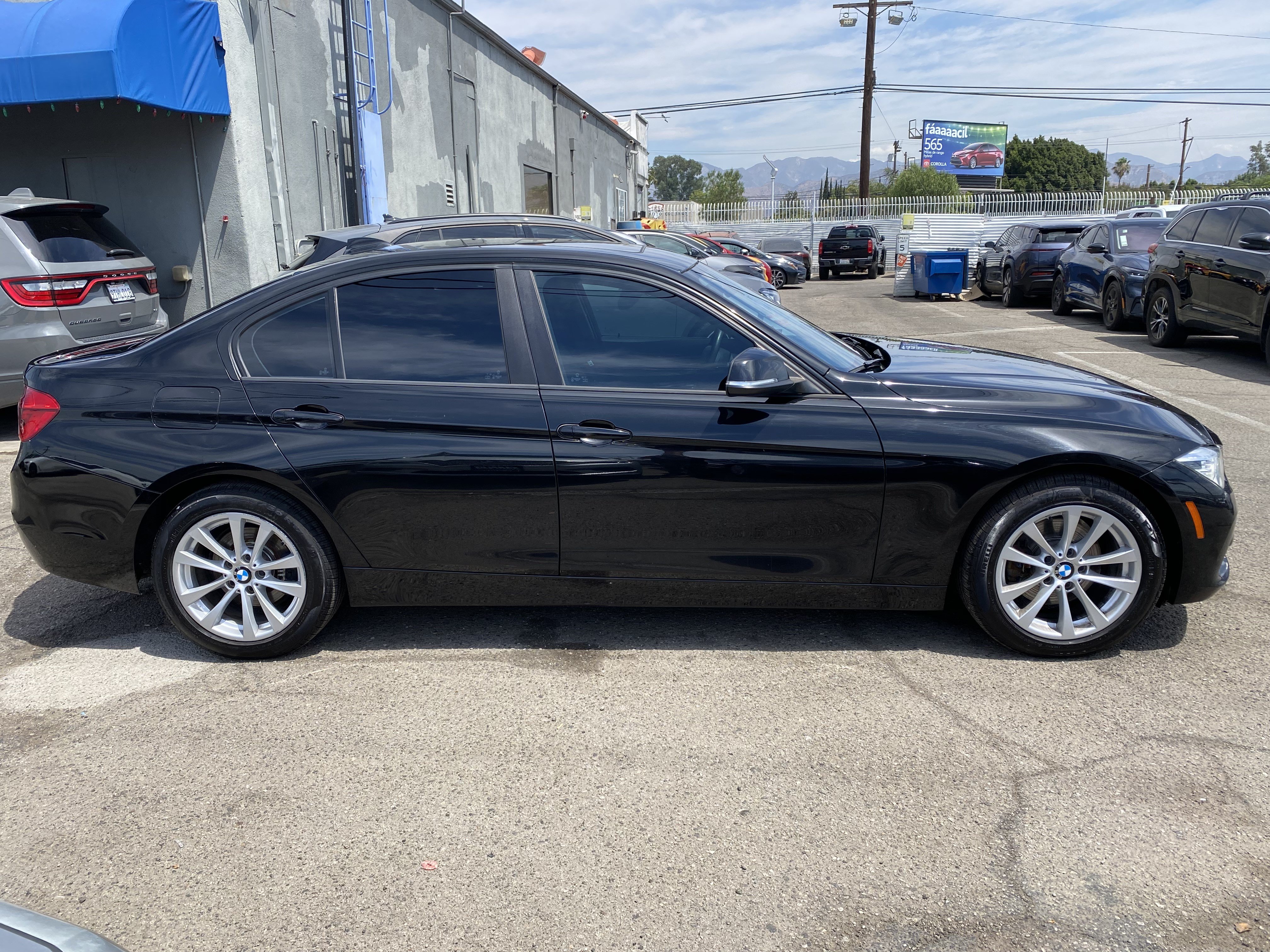 Used 2018 BMW 320i Sedan w/ Convenience Package RWD image 9