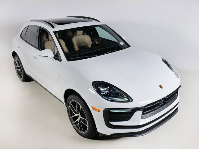 New 2026 Porsche Macan image 31