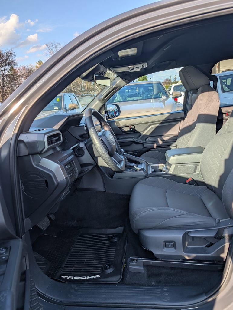 Certified 2024 Toyota Tacoma SR5 AWD/4WD image 13