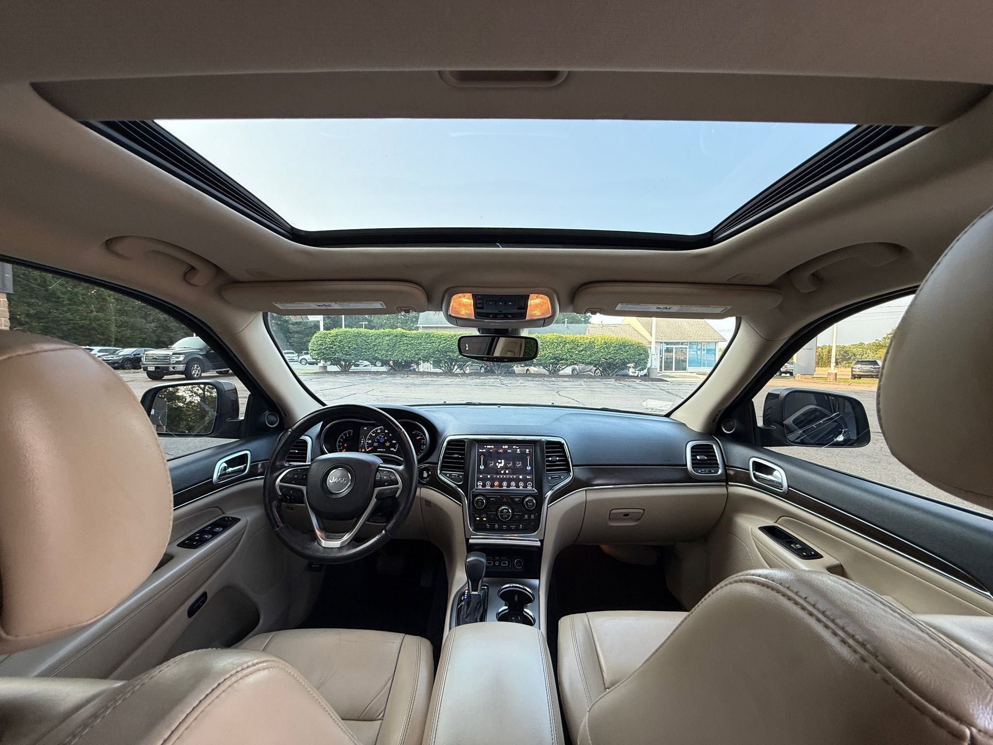 Used 2018 Jeep Grand Cherokee Limited image 19